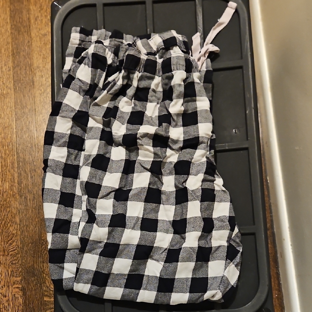Old Navy Black and White Checkered Joggers
